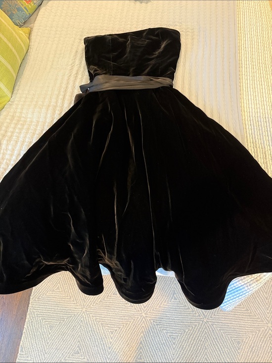 Ralph Lauren Dresses & Skirts - Ralph Lauren Black Label Velvet Strapless Dress with Satin Sash
